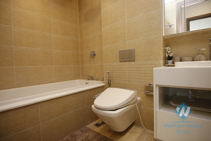 Single apartment for rent in Vinhome Metropolis, Lieu Giai street, Ha Noi